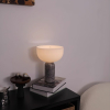 Настільна лампа Arno Sphere Marble — колір чорний і білий, з матеріалу мармур, метал, стиль модерн