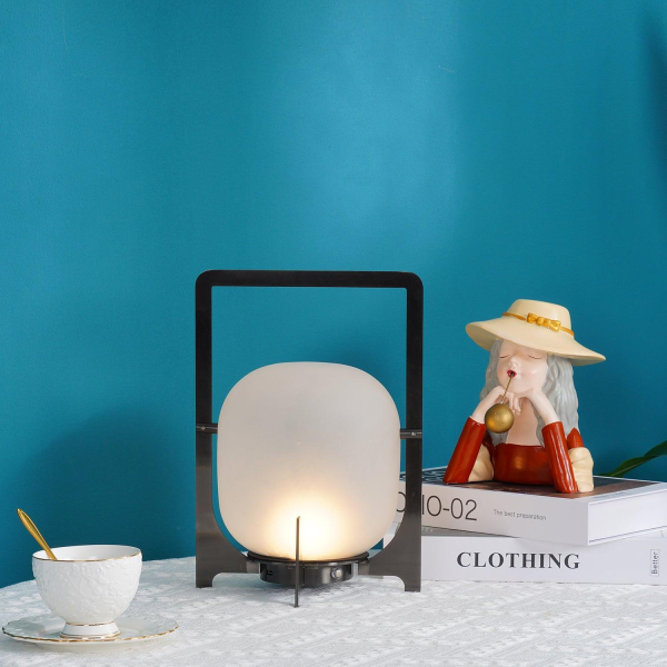 Настольная лампа Black Twilight Lantern — цвет черный і белый, из материала нержавіюча сталь, пластик, стиль модерн