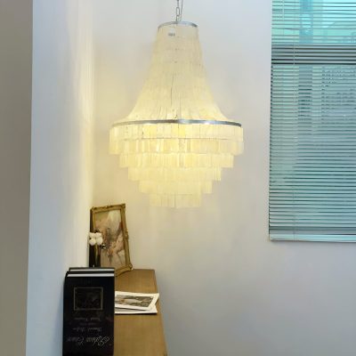 Люстра многоярусная с ракушками в стиле бохо