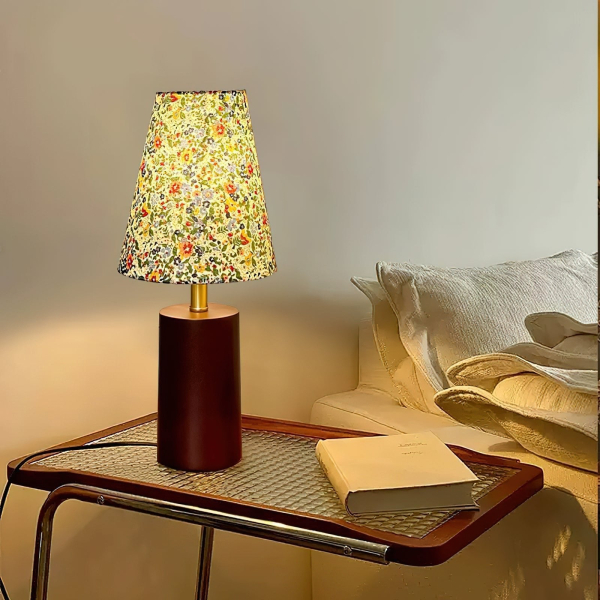 Настольная лампа Elara Floral Glow — цвет коричневый, из материала дерево, тканина, стиль модерн