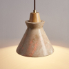Підвісний світильник Ember Travertine Cone — колір горіха і жовтий, з матеріалу жовтий травертин, дерево, стиль модерн