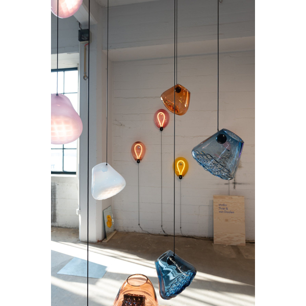 Підвісний світильник Grid — колір білий і синій, з матеріалу  метал, скло, стиль модерн
