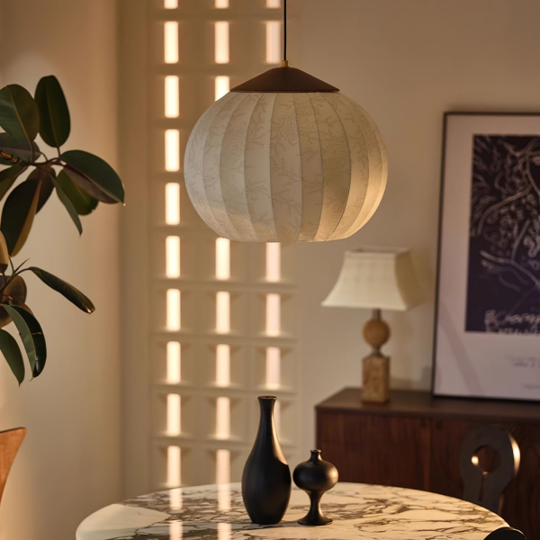 Підвісний світильник Heritage Lantern — колір білий і золото, з матеріалу метал, дерево, стиль модерн
