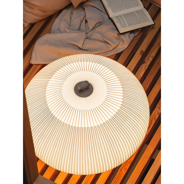 Настільна лампа Lantern Knit — колір білий, з матеріалу вуглецева сталь, тканина, стиль модерн