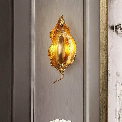 Латунний настінний світильник «Листок»