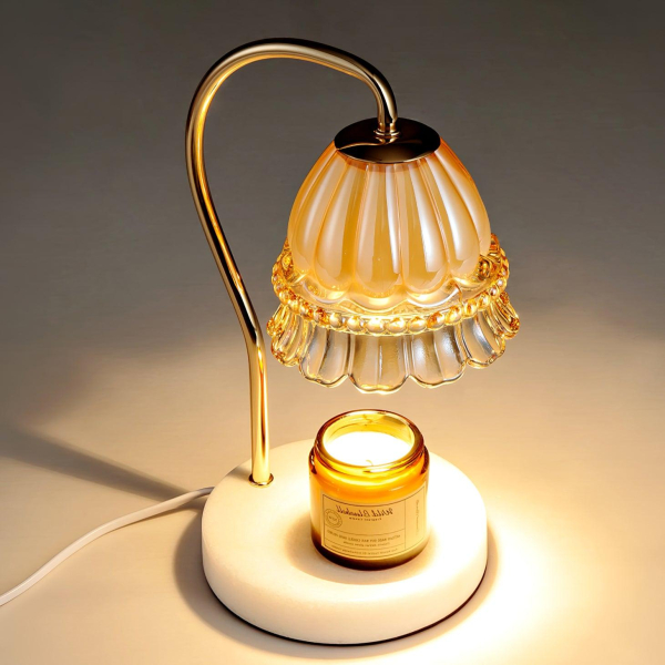 Настольная лампа Lily Marble Warmer — цвет золото, из материала метал, скло, стиль модерн