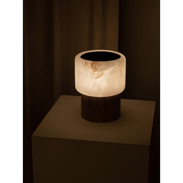 Настільна лампа Luma Core Alabaster — колір горіха і білий, з матеріалу  метал, алебастр, стиль модерн