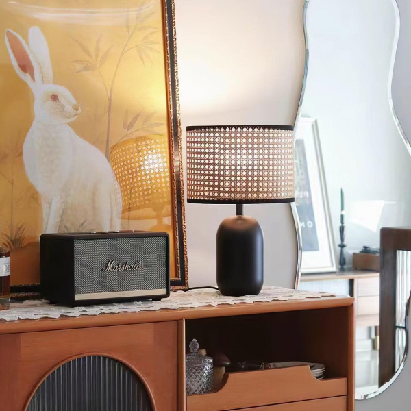 Настільна лампа Nico — колір чорний, стиль модерн