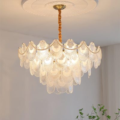 Люстра из перламутра и стекла