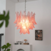 Люстра Petaline Prism — цвет розовый, из материала метал, скло, стиль современный