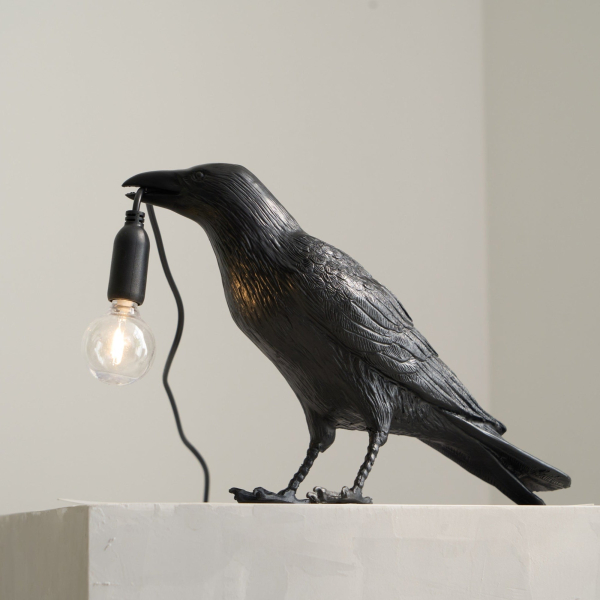 Настільна лампа Raven Resin — колір чорний і білий, з матеріалу метал, смола, стиль модерн