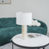 Настольная лампа Stacked Alabaster — цвет белый, из материала алебастр, тканина, стиль модерн