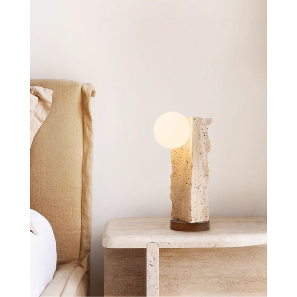 Настільна лампа Terra Travertine Orb — колір жовтий і колір горіха, з матеріалу метал, жовтий травертин, стиль модерн