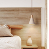 Текстурний конусоподібний підвісний світильник — колір дерева і сірий, з матеріалу мікроцемент, дерево, стиль модерн