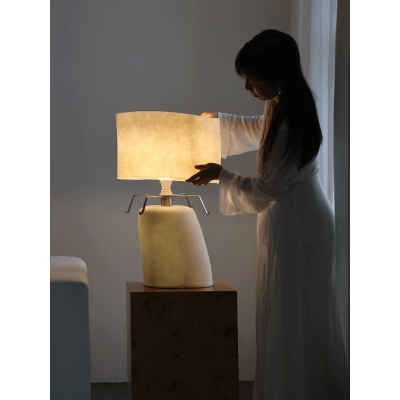 Настільна лампа Vellum
