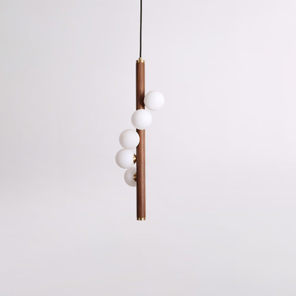 Вертикальный подвесной светильник Orb Timber — цвет ореха і цвет дерева, из материала метал, дерево, стиль модерн