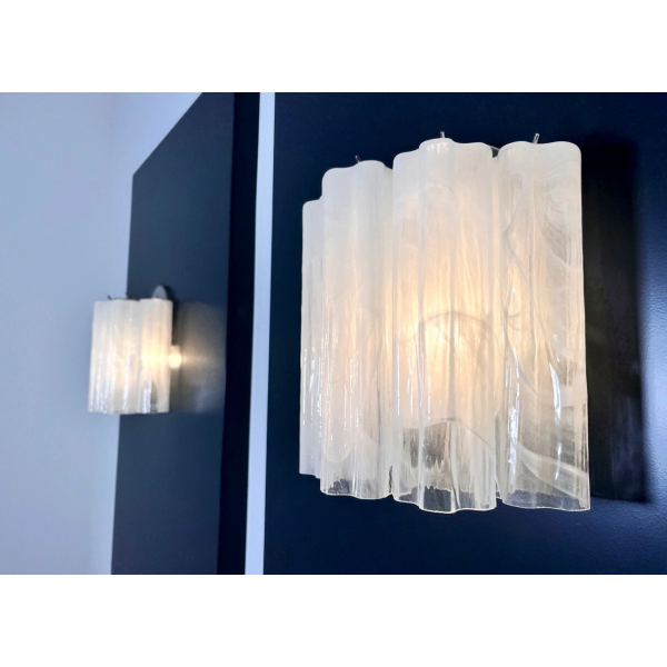 Пара настінних світильників зі скла у вигляді трубок – 5 білих трубок із алебастрового скла. MURANO TUBE 201