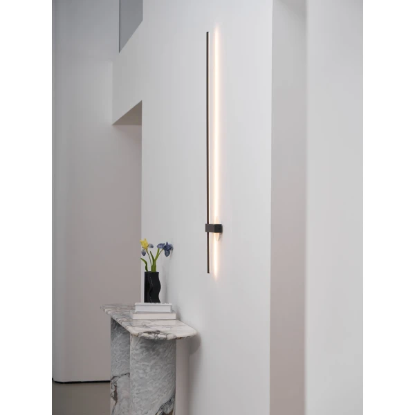 Adeline Linear Rechargeable Бра — цвет черный, из материала метал, акрил, стиль модерн
