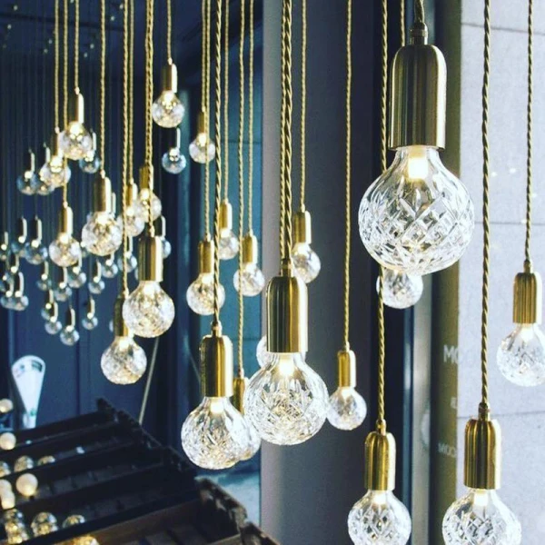 Светодиодный подвесной светильник Crystal Bulb — цвет латунь і прозрачный, из материала скло, стиль модерн