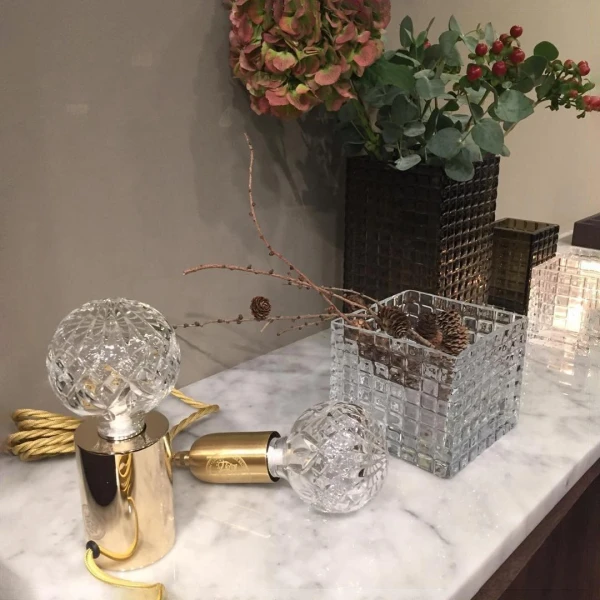 Настольная лампа Crystal Bulb — из материала латунь, скло, стиль модерн