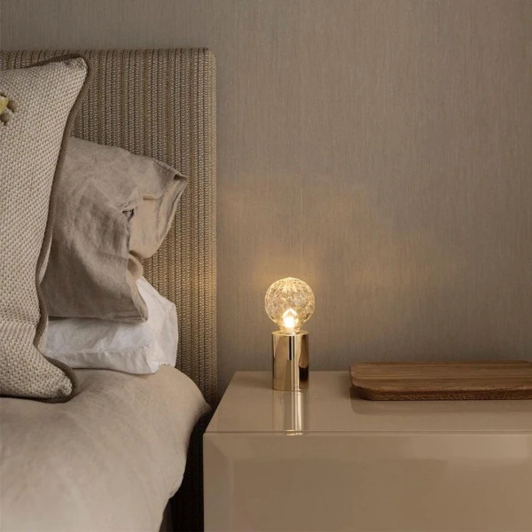 Настольная лампа Crystal Bulb — из материала латунь, скло, стиль модерн