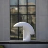 Настільна лампа Elios Marble — колір білий, з матеріалу метал, мармур, стиль модерн