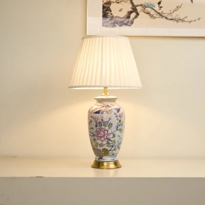 Керамічна настільна лампа Фаміль Роуз