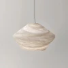Підвісний світильник Alabaster Veil — колір білий, з матеріалу метал, алебастр, стиль модерн