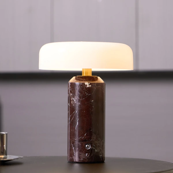 Настольная лампа Lunara Marble — цвет черный і белый, из материала мармур, метал, стиль модерн