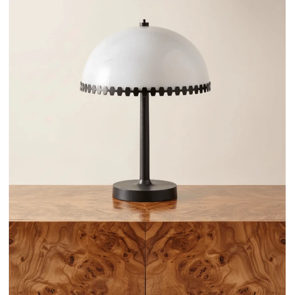 Настольная лампа Lunarra Dome Alabaster — цвет черный і белый, из материала метал, алебастр, стиль модерн