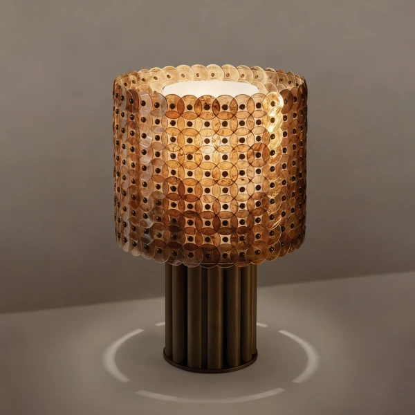 Настільна лампа Mica Disc Lattice — колір бурштиновий, з матеріалу слюда, метал, стиль модерн