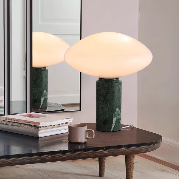 Настільна лампа Mist Marble — колір зелений, з матеріалу метал, скло, стиль модерн