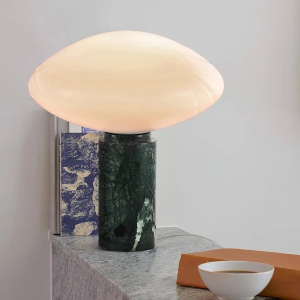 Настільна лампа Mist Marble — колір зелений, з матеріалу метал, скло, стиль модерн
