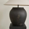 Настільна лампа Noira Terracotta — колір чорний і білий, з матеріалу метал, тканина, стиль модерн