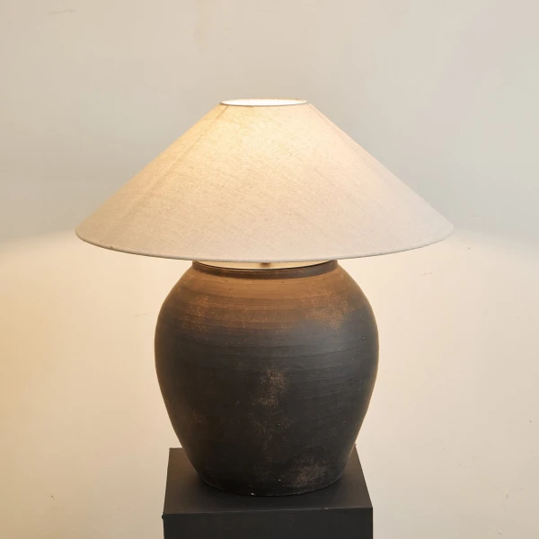 Настільна лампа Noira Terracotta — колір чорний і білий, з матеріалу метал, тканина, стиль модерн