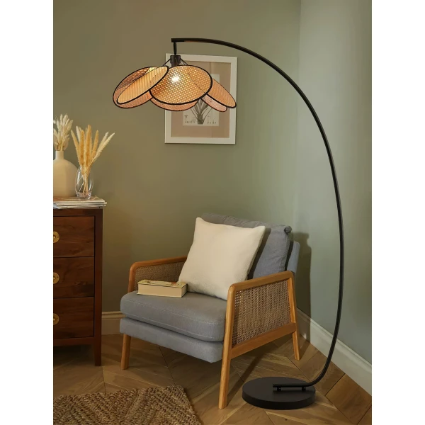 Торшер Rattan Bloom Arc — цвет черный, из материала метал, ротанг, стиль современный