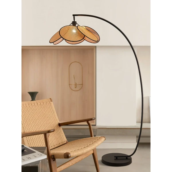 Торшер Rattan Bloom Arc — цвет черный, из материала метал, ротанг, стиль современный