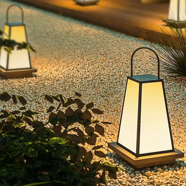 Вуличний ліхтар Roam Lantern Garden — настільна лампа, колір чорний і білий, з матеріалу нержавіюча сталь, акрил, стиль модерн