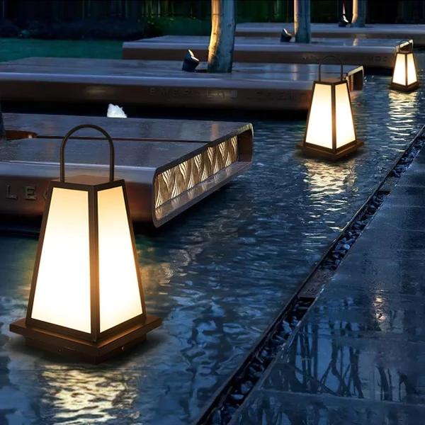 Вуличний ліхтар Roam Lantern Garden — настільна лампа, колір чорний і білий, з матеріалу нержавіюча сталь, акрил, стиль модерн