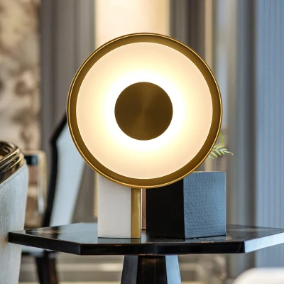 Настільна лампа Roche Bobois