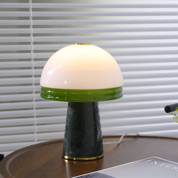 Настільна лампа Verdura Dome Small — колір зелений і білий, з матеріалу  метал, мармур, стиль модерн
